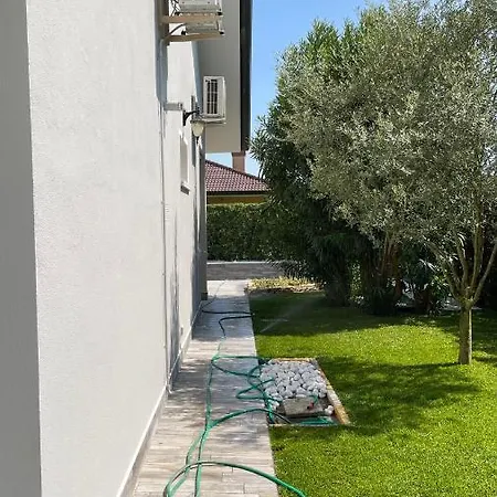 Salice 9.2 Villa Albarella Island